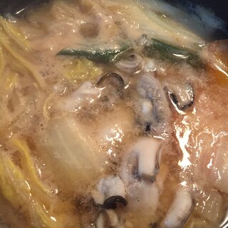 冬にぴったり！牡蠣味噌鍋
